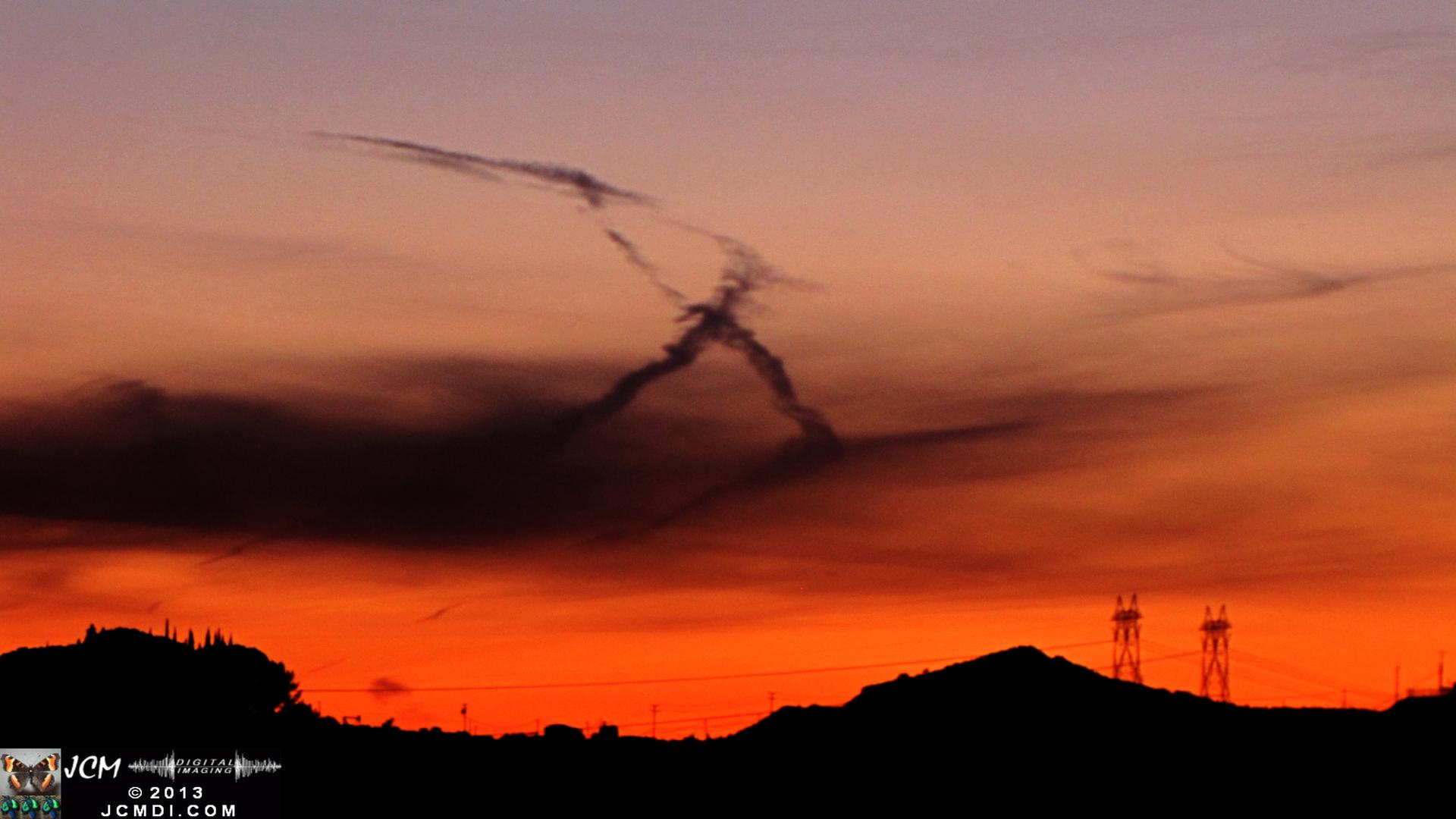 3-9-2010 Spectacular UFO lenticular Cloud and sunset stills with rainbow ice crystals